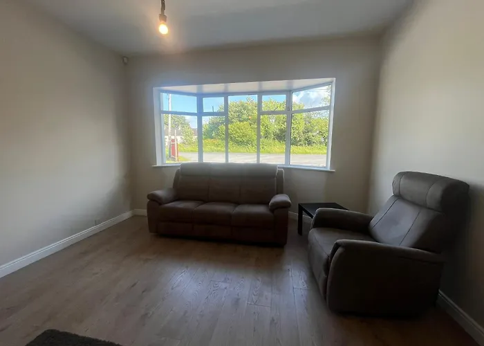 Yeats Lodge Self Catering Apartment And Bar