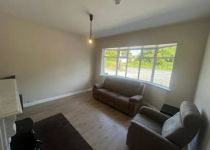 Yeats Lodge Self Catering Apartment And Bar